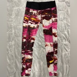 lululemon wunder under speed tight pigment Wind Berry Rumble MULTI / BLACK